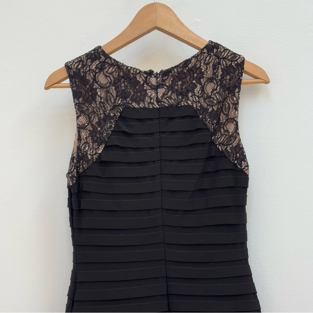 Black Saks Fifth Avenue Sleeveless Lace Pleated Sheath Cocktail Dress Black 6 - Picture 8 of 8
